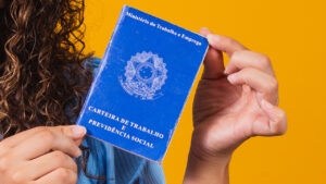 Qual o prazo para assinar a Carteira de Trabalho?