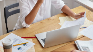 Novas Regras para Trabalho aos Domingos e Feriados Entram em Vigor