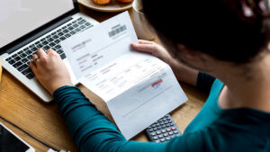 Paguei um boleto falso: como tentar recuperar o dinheiro e o que fazer para evitar novas fraudes